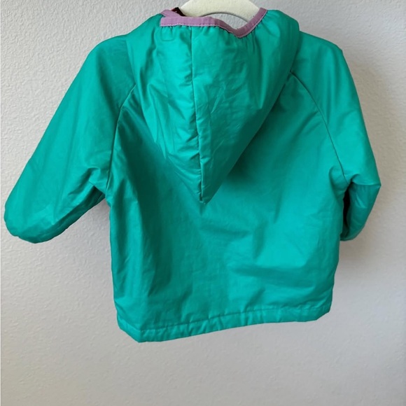 Patagonia Reversible Floral Kids Jacket with Teal Pocket - Picture 5 of 6